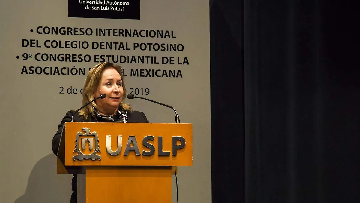 Presidenta de la Asociación Dental Mexicana Dra. Laura María Díaz Guzmán  (1)